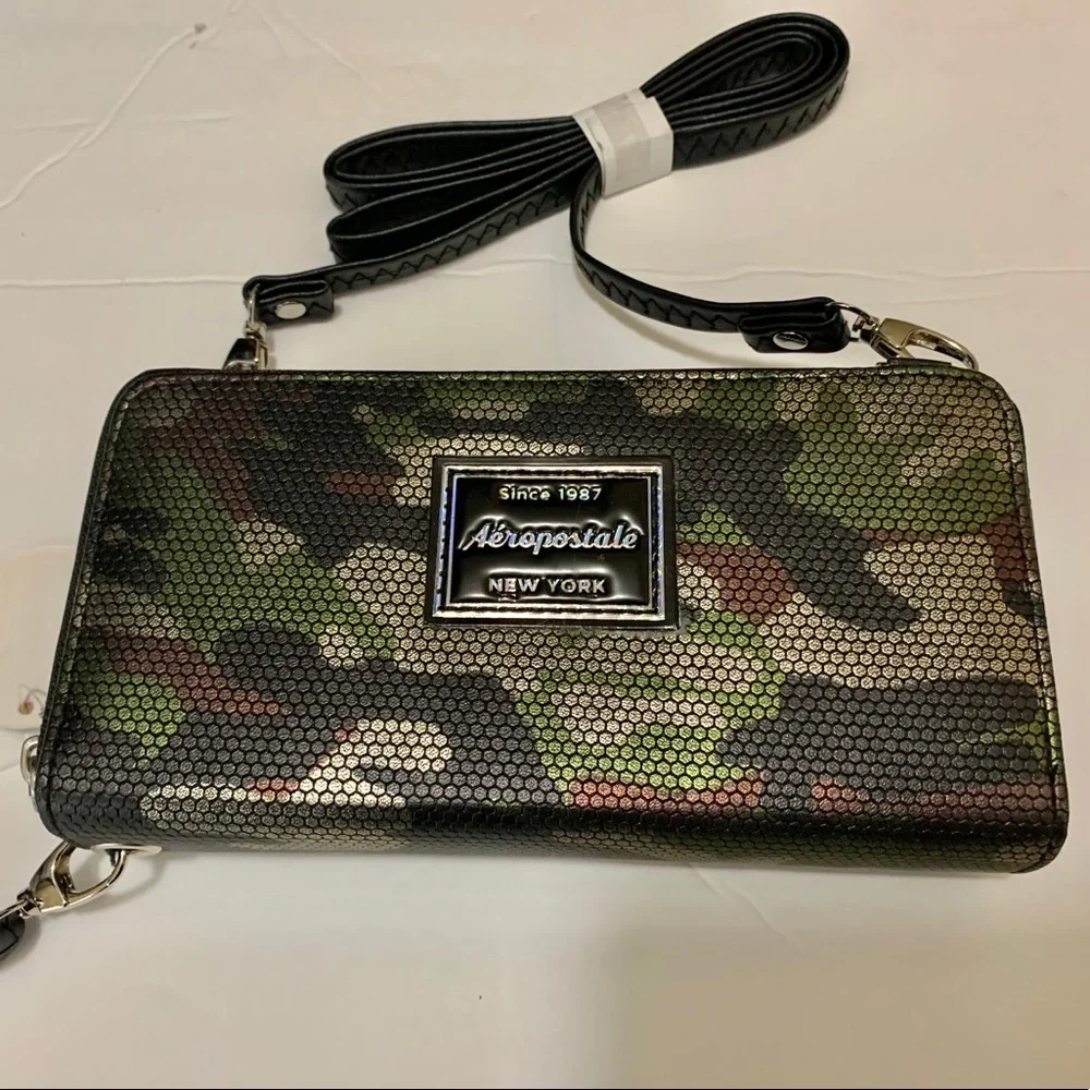 Aeropostale Camo Print Wristlet Clutch in Green, Brown, Black